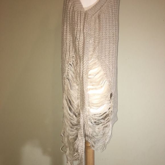 Distressed sweater - Picture 3 of 5